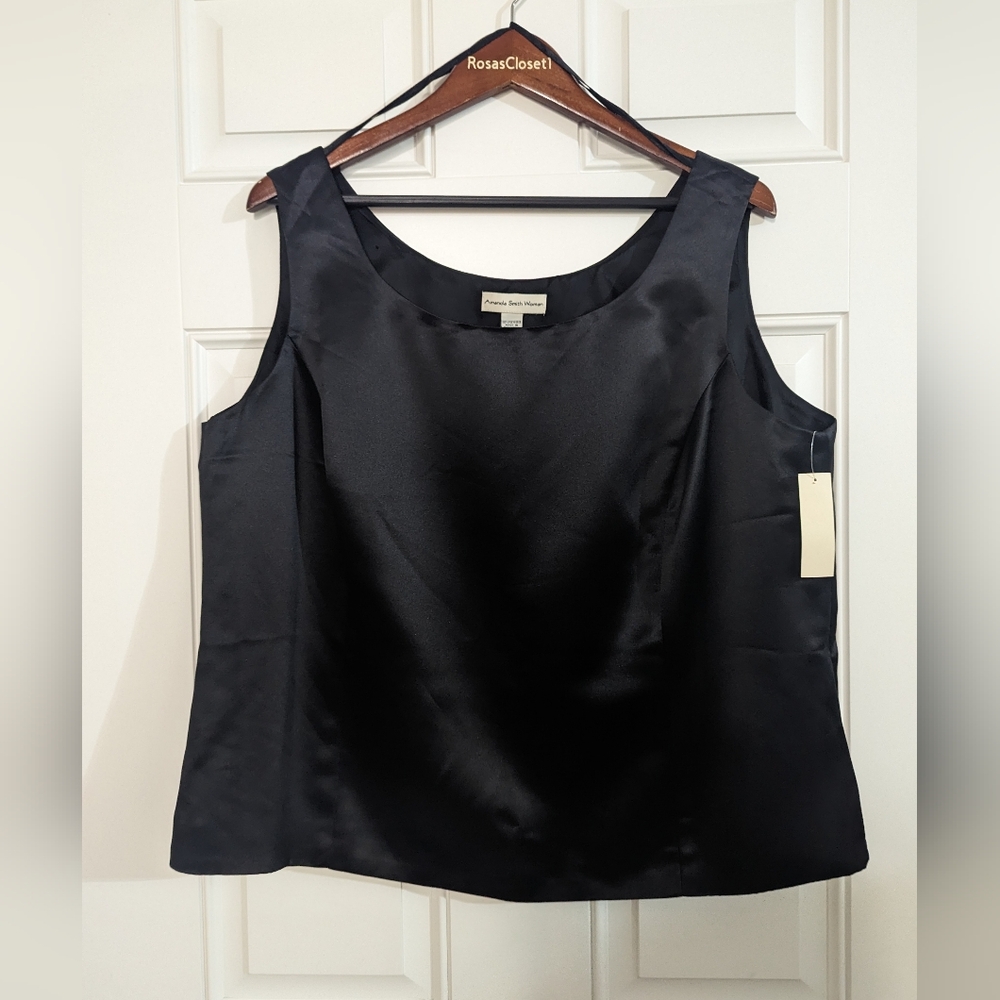 NWT Amanda Smith Woman Satin Top